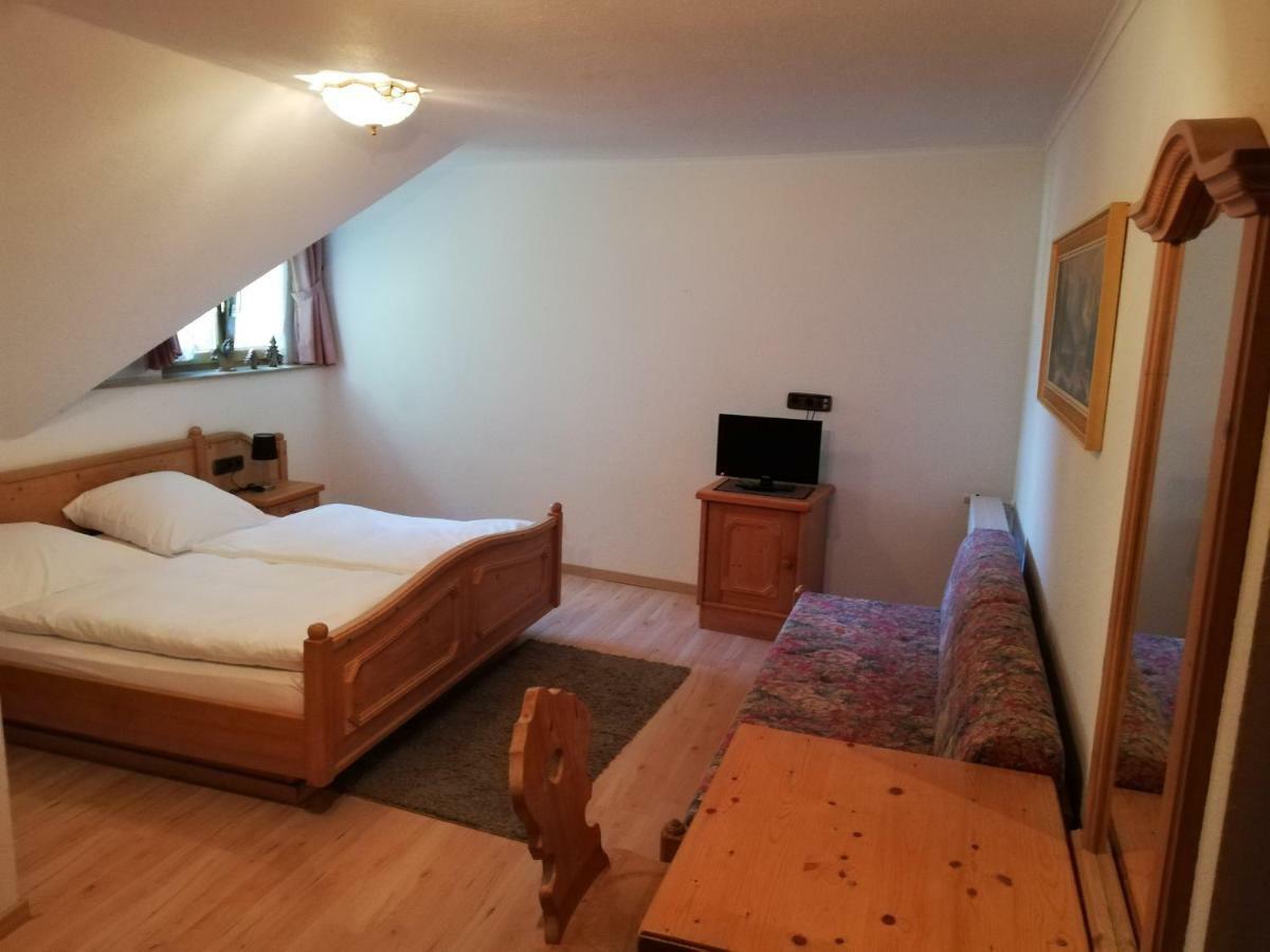 Gaestehaus Roessle Rötenbach Esterno foto